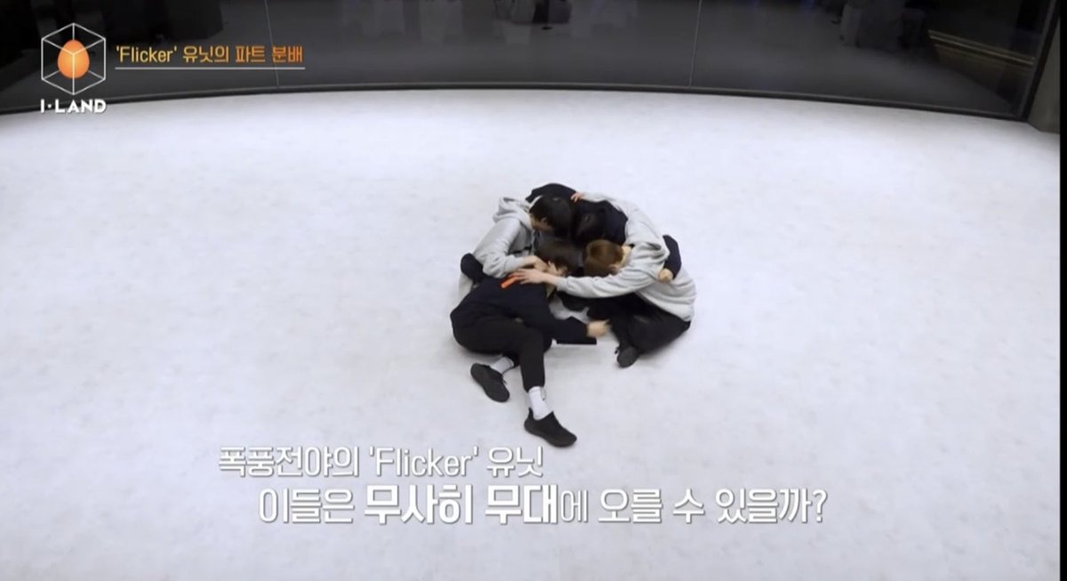 Il12081021's tweet image. ずっとヒスンとやりたかったんだ〜〜幸せだあ！って、いくら実力があるとは言え、年下の子に素直に言えるケイたん愛おしくない？からの、ケイくんに抱きつくソンフンこっちで保護したくない？大丈夫そ？←

#ILAND #ILAND_EP9 
#ILAND_K  #ILAND_SUNGHOON