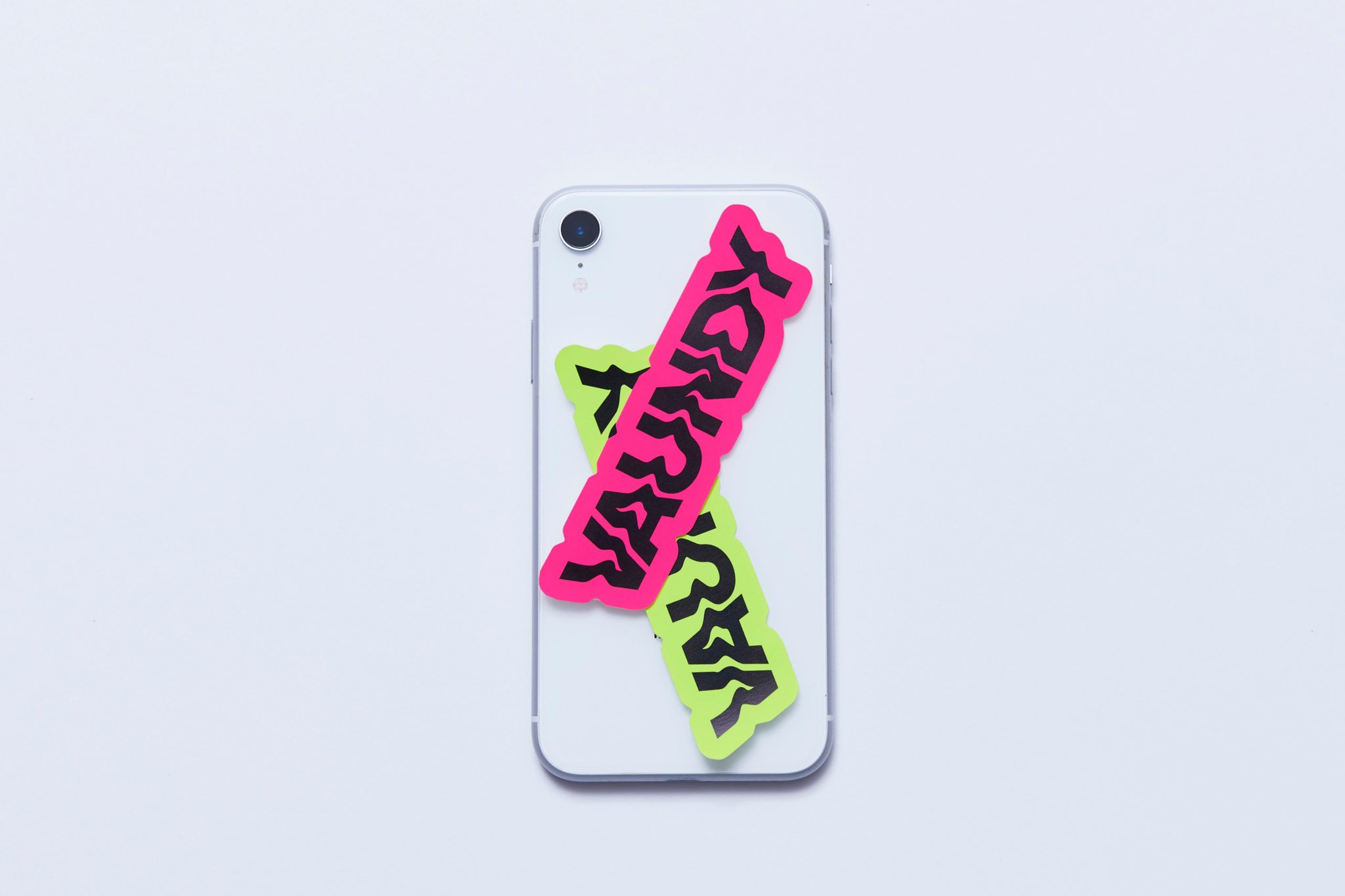 Vaundy Art Work Studio Logo Jacquard Towel Pink White 厚手でしっかりふかふかのジャガードタオル Stroboカラーのピンクはマストアイテム Price 2 800 Color Pink White Material 綿100 Size 34 100 Cm 大判サイズ 厚手 500匁 オリジナルタグ