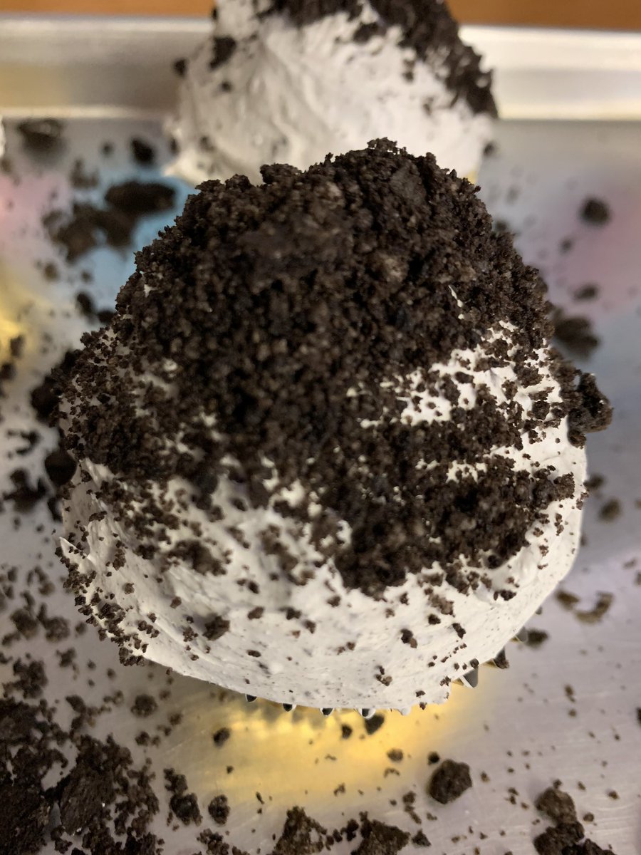 Cottontop1968's tweet photo. Open today 12-8pm. #Cupcakes #Cakes #Chocolate #Fudge #Saltwatertaffy #Cannolis #Cookies #Customcakes #Sweettreats #Candy #milkshakes #Icecream #Awardwinning #Jerseyshore #Belmar #Avon #Wall #Neptune #Neptunecity #Bradleybeach #Springlake #Asburypark #Oceangrove #Jackson #Sweet https://t.co/Apno7zuQ44