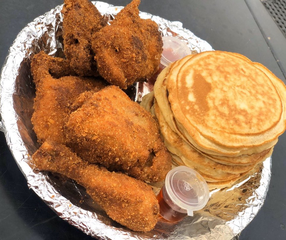 Buff_desastre's tweet image. Good day my people! I’ll be taking orders for tomorrow insha’Allah 😁 Attached below this tweet is our menu. Please retweet if it crosses your timeline 🙏🏾