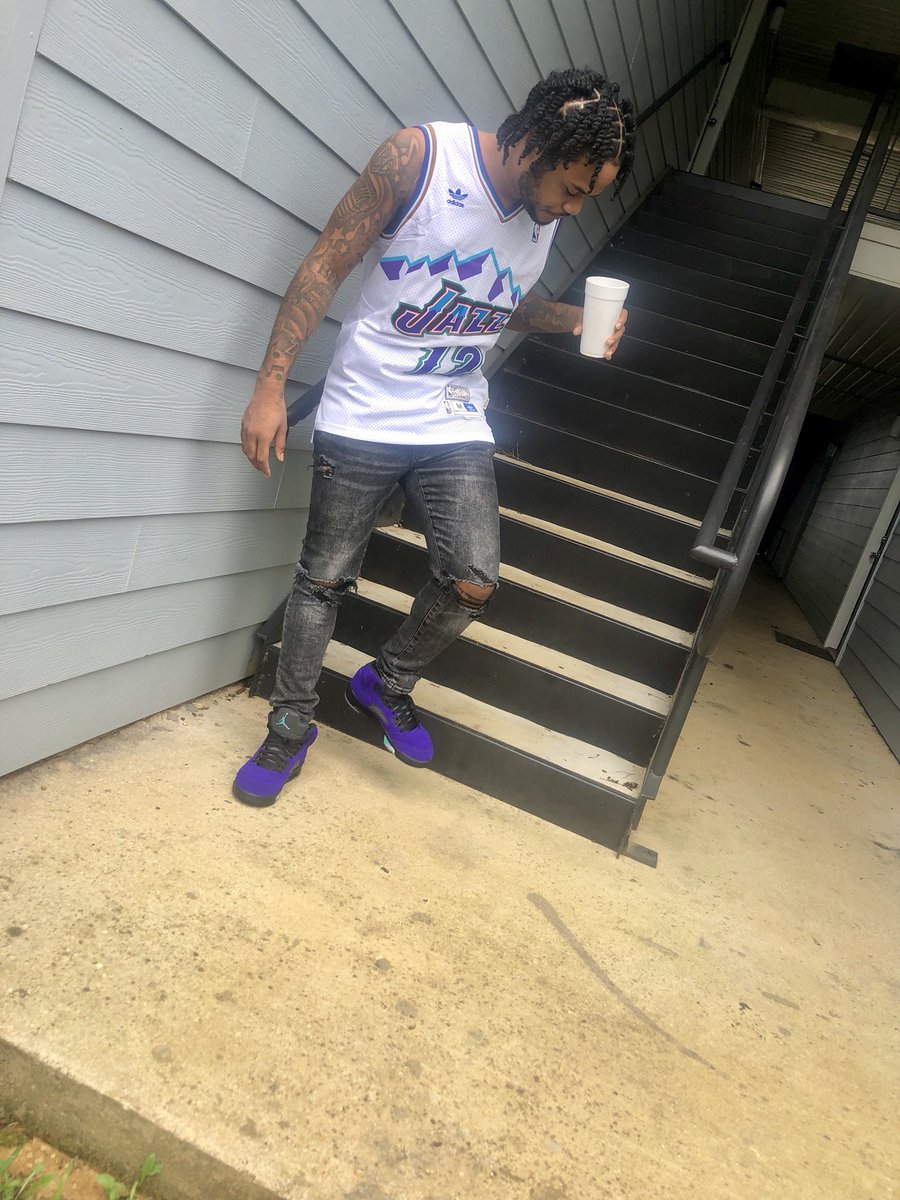 MjayDaGr8's tweet photo. I thank God everyday that I don’t feel basic #DaGr8™️ #FreeMyYunginz 🎱baby https://t.co/wYNPXTLaRn