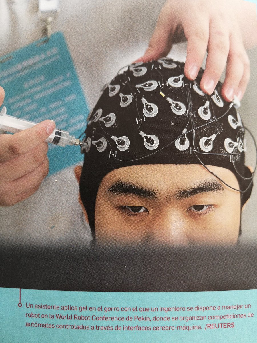 nataliasara2's tweet image. Facebook y Microsoft están invirtiendo 1.000 millones de dólares al año en tecnología de interfaces cerebro-máquina que leen actividad de ondas cerebrales y también pueden escribir información nueva en ellas. Un ejemplo es #Thoughttotext que permite escribir sin teclear