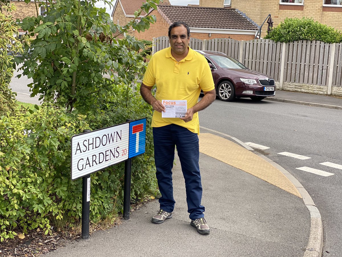 First weekend of campaigning following the election of @EdwardJDavey as @LibDems leader in Sheffield, fantastic that we were out in “Ashdown Gardens” brought back memories of the great @paddyashdown who was a regular visitor to Sheffield, helping us win both the Council & Hallam.