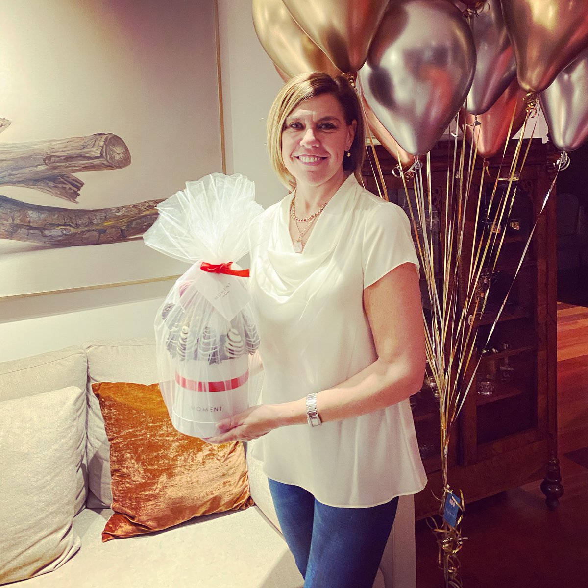 Muchas Gracias a todos por sus cariñosos saludos de cumpleaños!! A pesar de lo distinto de este año (que además no vale) He sentido cariño a montones!! Gracias Gracias!!