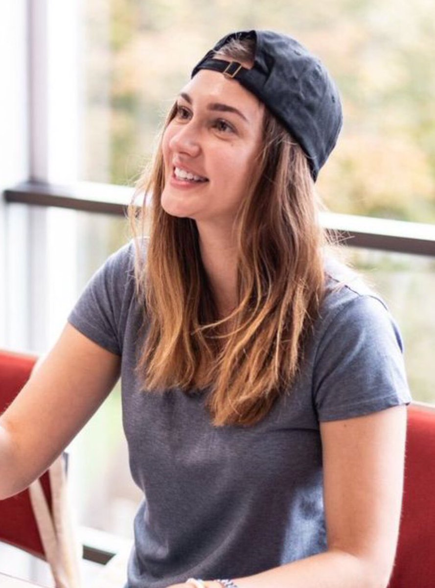 KayHensley20's tweet photo. A short thread of Kat looking at Earpers...
#KaturdayWE #BravoBarrell https://t.co/8SPUUB39z1