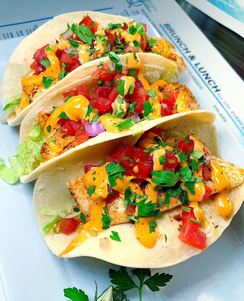 JETRUNWAYCAFE's tweet photo. Can we 🌮 bout how good these Mahi Tacos look?!
Join us today for brunch BUT don't forget to stop by on Tuesdays for #TACOTUESDAY 🌮
Thanks for this amazing photo @floridadatenight 😊
#JetYourLife #JetRunwaycafe #fortlauderdale https://t.co/IVEu8UmETH