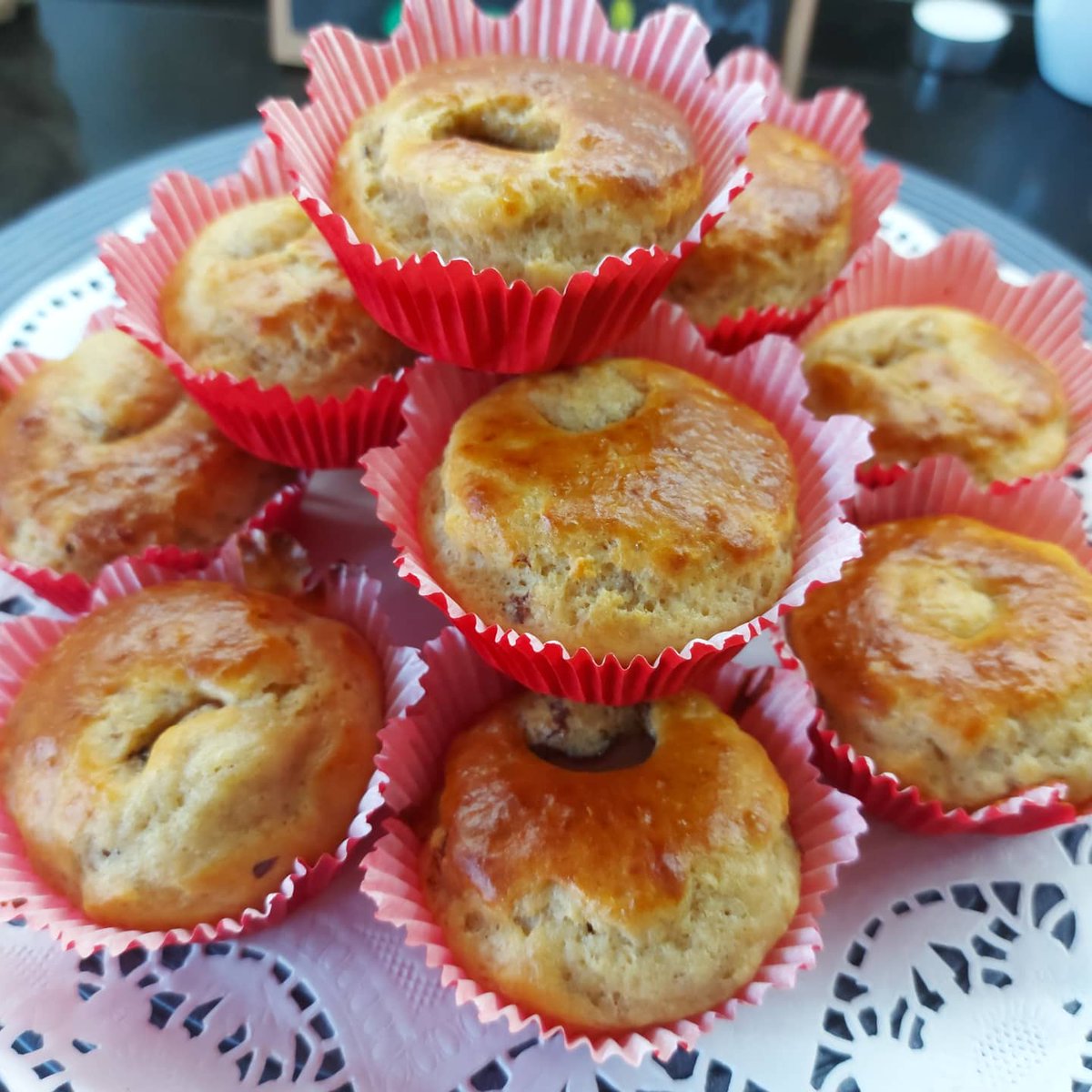 GracaCome's tweet photo. Muffins proteicos de banana, deliciosos! Utilizei whey da @prozisportugal @prozis sabor stracciatella🤤
#comebem #comecomgraça #graçaaengraçar #comidacolorida #healthylifestyle #healthyfood #fitness #workout #bananamuffins #whey #prozisportugal #prozis #yummy #muffinsproteicos https://t.co/lVrTJtquyN