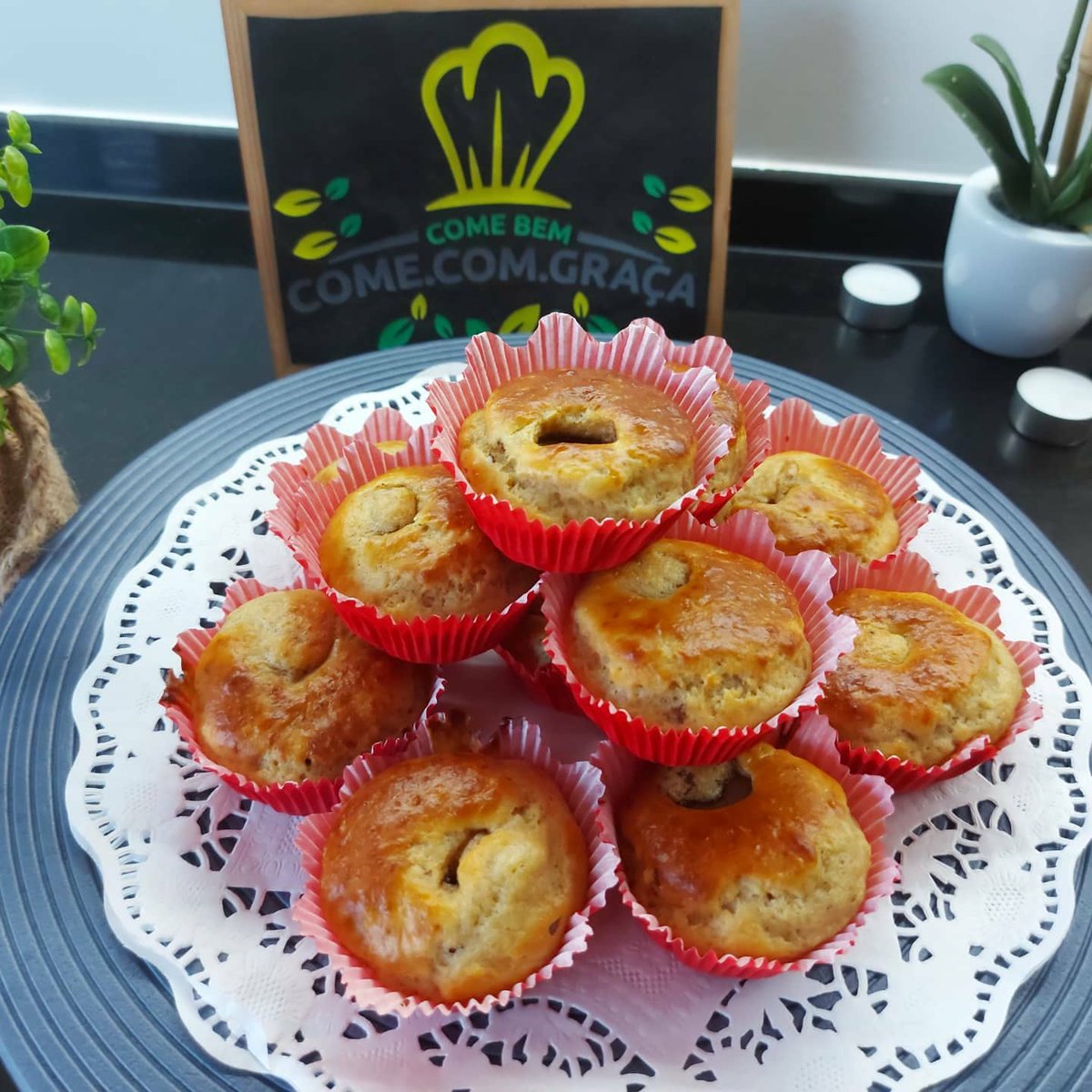 GracaCome's tweet photo. Muffins proteicos de banana, deliciosos! Utilizei whey da @prozisportugal @prozis sabor stracciatella🤤
#comebem #comecomgraça #graçaaengraçar #comidacolorida #healthylifestyle #healthyfood #fitness #workout #bananamuffins #whey #prozisportugal #prozis #yummy #muffinsproteicos https://t.co/lVrTJtquyN