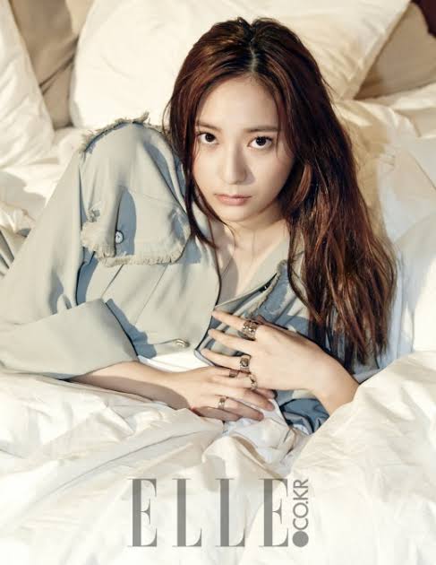  #KrystalJung • 25 years old (Oct 24, 1994)Latest drama: The Search, Player