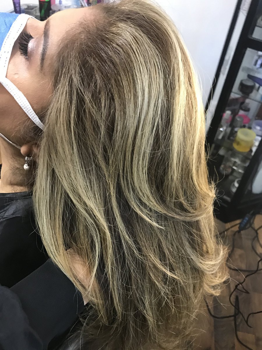 SoyGinaRojas's tweet photo. Recuerda que el secreto de un resultado exitoso y lucir un cabello fabuloso; requiere de un diagnóstico minucioso para determinar el procedimiento a seguir. #GinaTips https://t.co/6r2CEZ2E6M