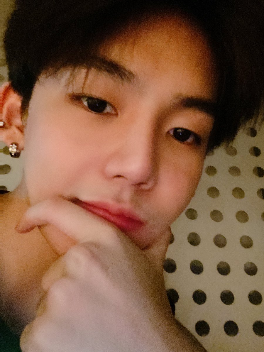 kimdy_04's tweet photo. พิซอกแบบboyfriend materialมากเว้ยดูเหมือนจับต้องได้ง่ะแต่ความจิงก็ไม่เรย j________j https://t.co/eunRm2vL74