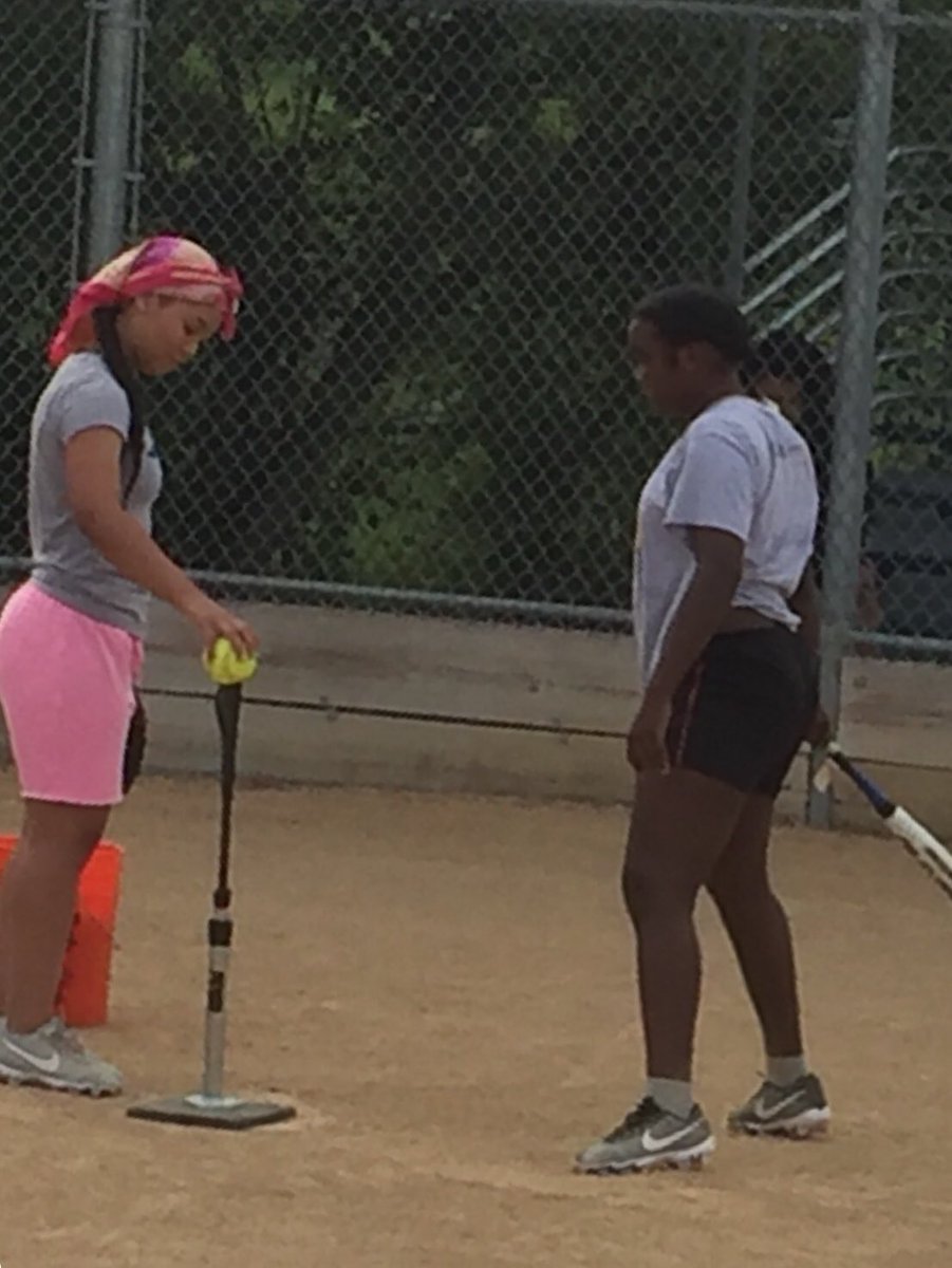 Hockeydon12's tweet photo. The Ruskin HS Lady Golden Eagle Softball team have been working hard getting ready for the first game this fall season on Sept 1 vs Summit Christian Acadamy. Good luck this season ladies.
#hatdworkpaysoff
@Ruskin_Eagles
@ruskinprincipal https://t.co/sSq0SENnoV