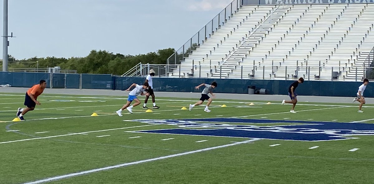 WarriorStrongLC's tweet photo. Great Speed School session today! Congrats to @cade_hudson9 &amp; @_gavinwilliams5 for joining the 20MPH club⚡️⚡️⚡️ https://t.co/9SAwJhTmuS