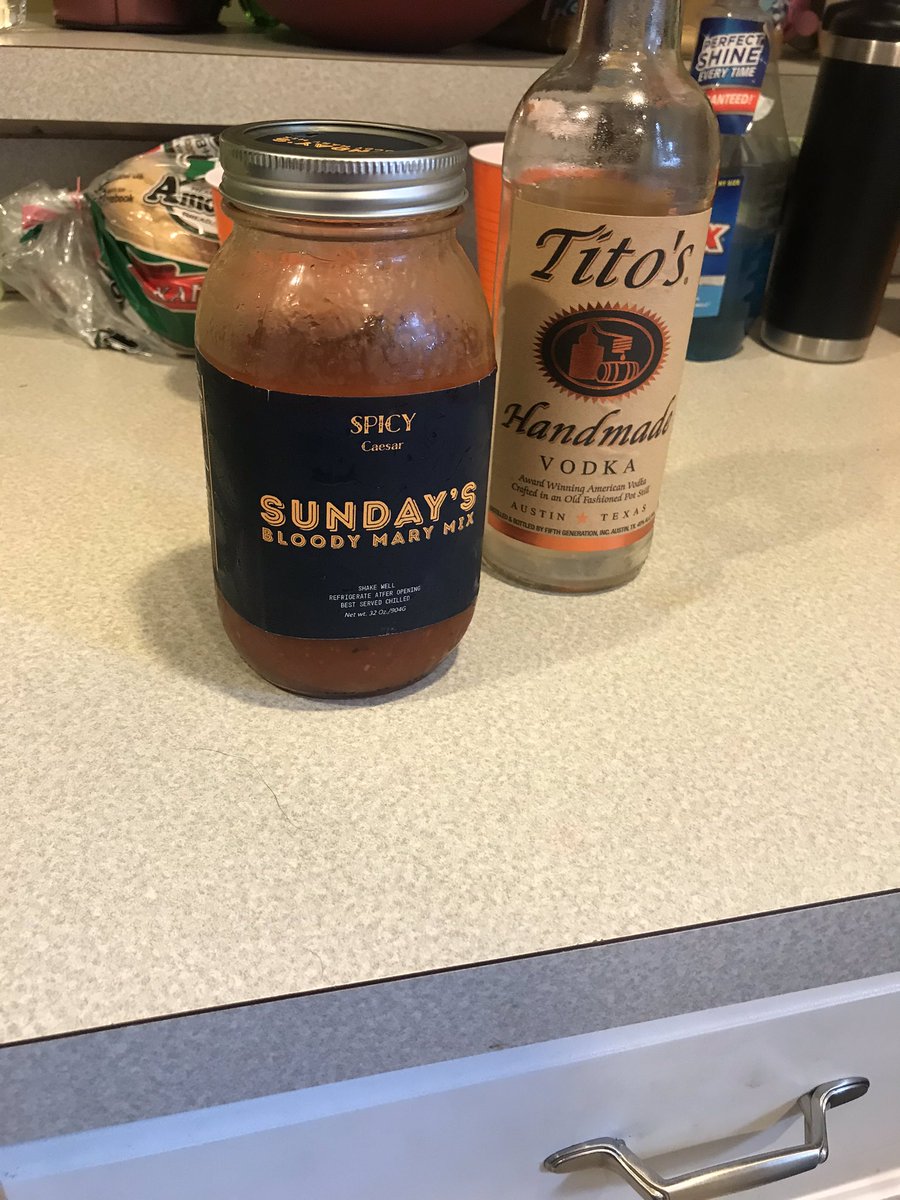 WadeSheffield28's tweet photo. Name a more iconic duo... I’ll wait @SundaysBloodies https://t.co/8bnQxkociv