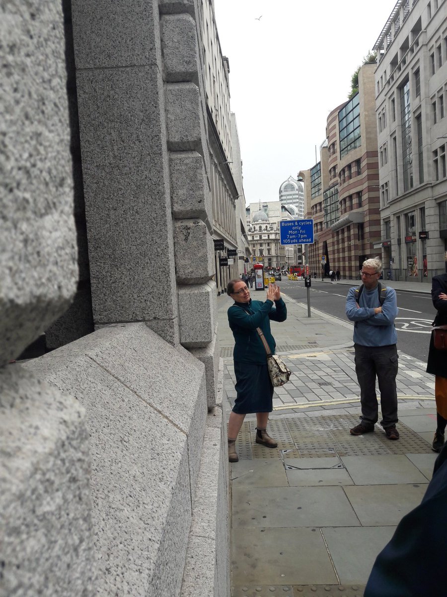 @R_Siddall on a #londonwalk surrounded by Portland limestone, Dartmoor granite, picture sandstone, Devonian red sandstone & Yorkstone flags .Thank you for a fascinating walk/talk. #pavementgeology