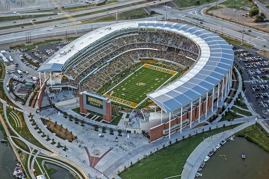 baylorenergy's tweet photo. On this day in 2014, Football returns to campus for the first time in 70 years with the opening of McLane Stadium! #tb https://t.co/1BrBgfXTvT