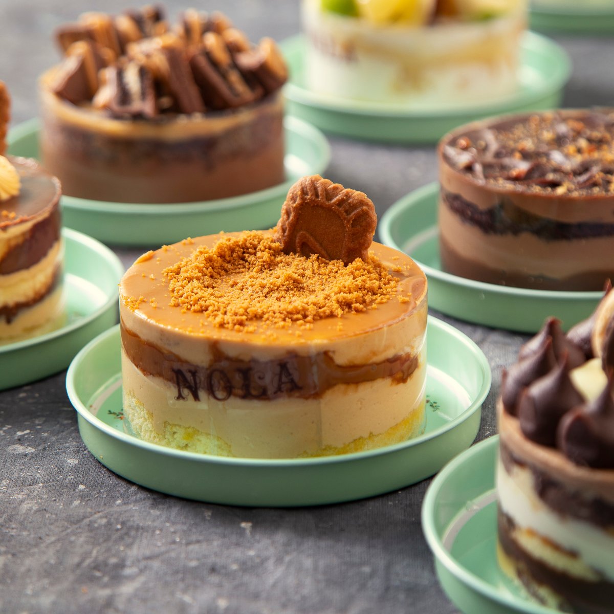 NOLACupcakes's tweet photo. We present you the option of NOLA mini cakes that will make that special person HAPPY 🥰🥰❤️
16714 NOW 🙌
#minicakes #mini #cake #dessert #NOLAcakes #NOLAcupcakes #summervibes #summertime #summer https://t.co/WojJtLxLuu