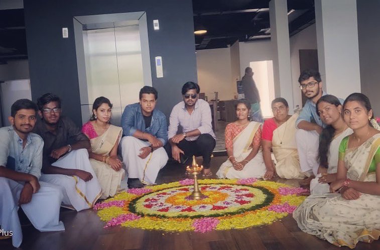 pradeepjakuraa's tweet photo. First Onam celebration at @falcorshopeee with Start-up staff team https://t.co/v0ngo3hDXY