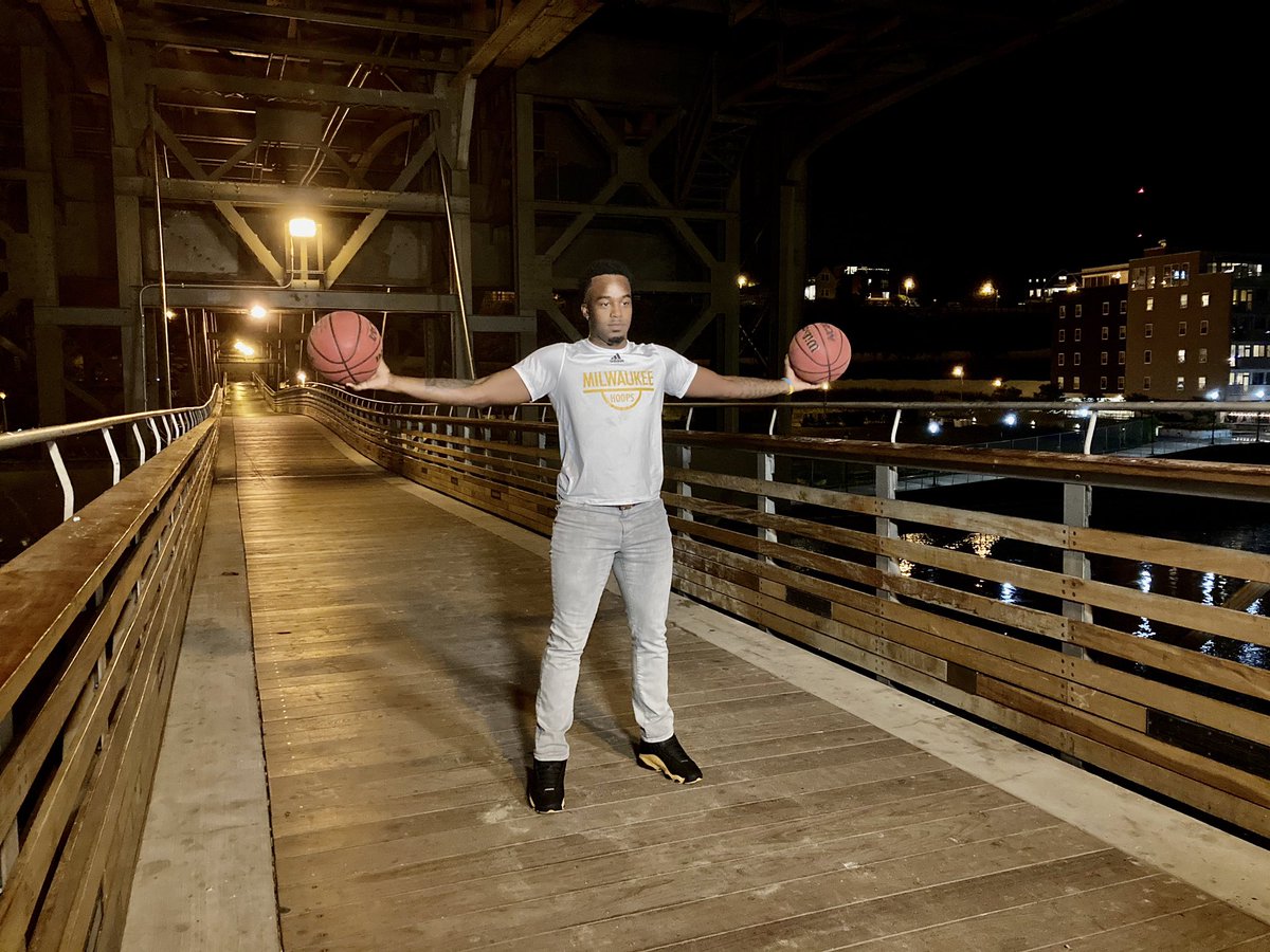 leah_thyne's tweet photo. Absolutely loved exploring #mke with @CubBearCreative for @MKE_MBB 🎥 shoot. The rain couldn’t stop us!! #unitedweroar https://t.co/SvvJBYJJCU