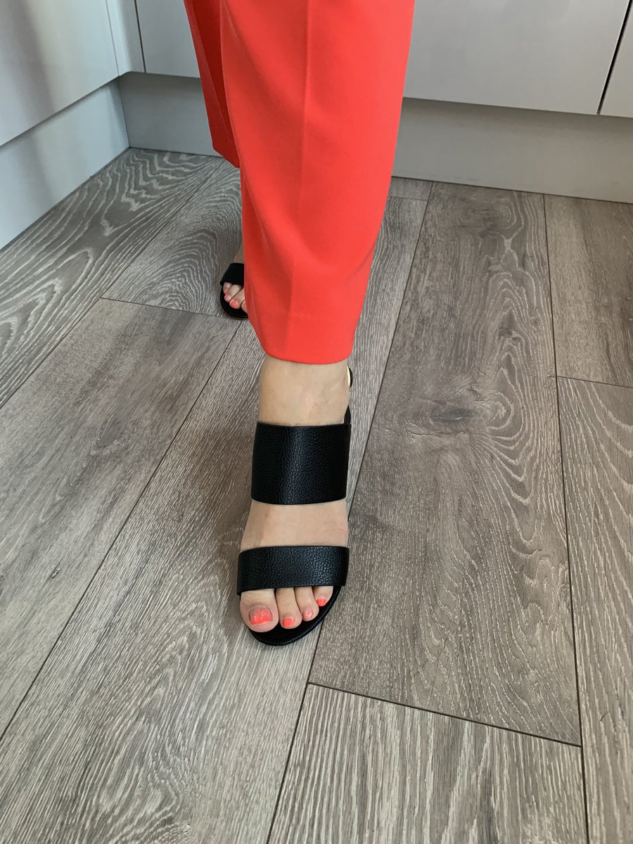 berr_cas's tweet photo. Finally back in heels get a sniff of my socks now or nylons if you fancy 😈😘 dm for prices or check out my scented pansy : cbea 😘 Open for custom requests #usedsock #prettyfeet #sniffmysocks #sniffmypants #dirtygirl #sugarbaby #sugardaddyneededasapdmme #ukgirl https://t.co/HW6SsSQ8Rc