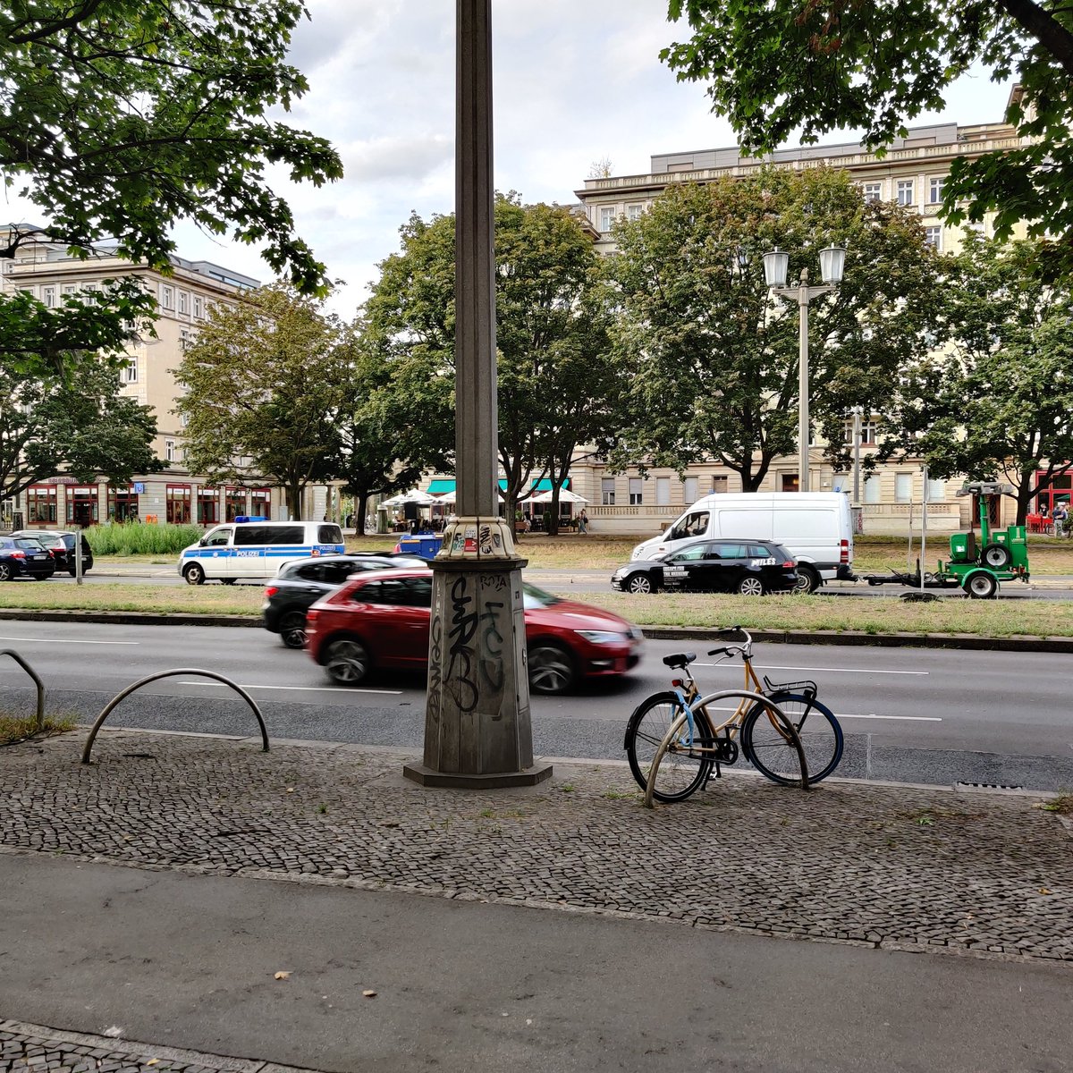 MSchalander's tweet image. Lichtanlage fahren raus aus fhain #b2908