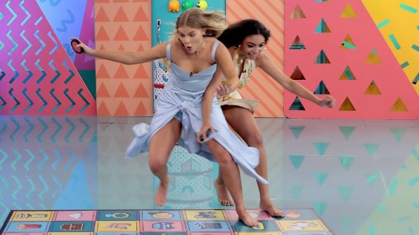 infosluisasonza's tweet image. Luísa e Any competindo no #ProgramaDaMaisa hoje! Jaja começa 😂