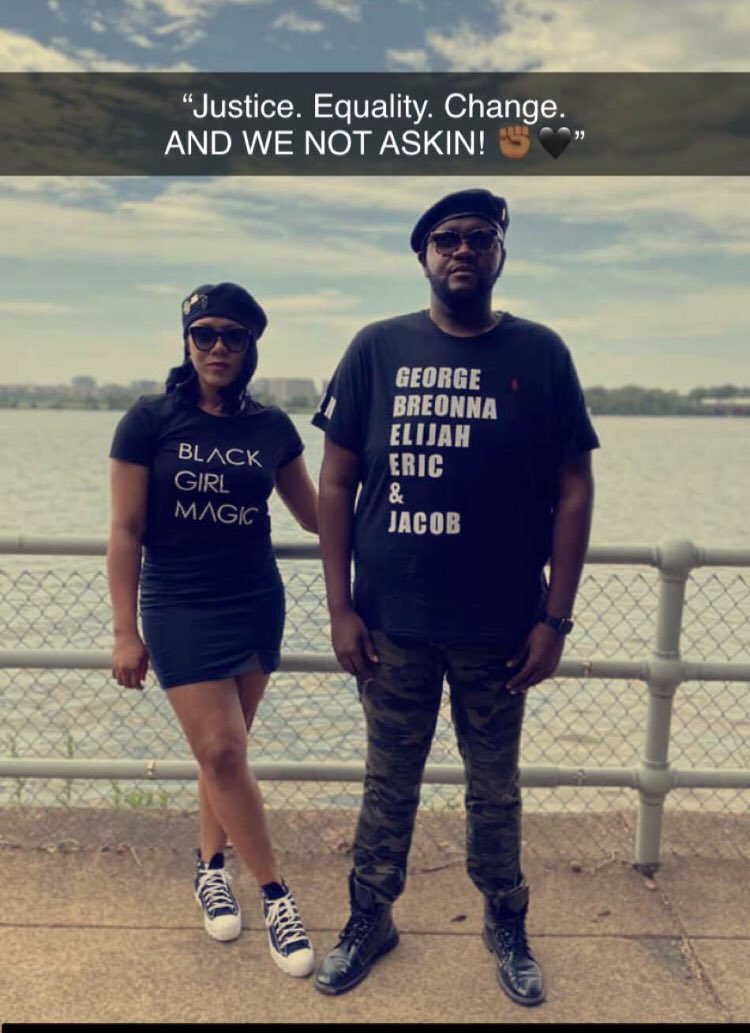 My uncle stunnin on y’all folks