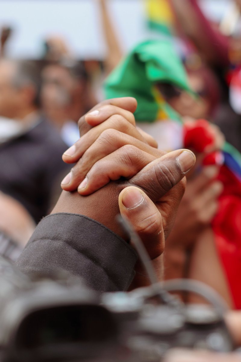 Adrian_Bund's tweet photo. #MauritiusOilDisaster
"Lev paké alé"(pack your stuff and leave/resign) could be heard in the streets from this pacific demonstration while the cheap and irrelevant arguments of the a few pro government supporters faded out
#maurevolution https://t.co/S1lSLBSzeO
