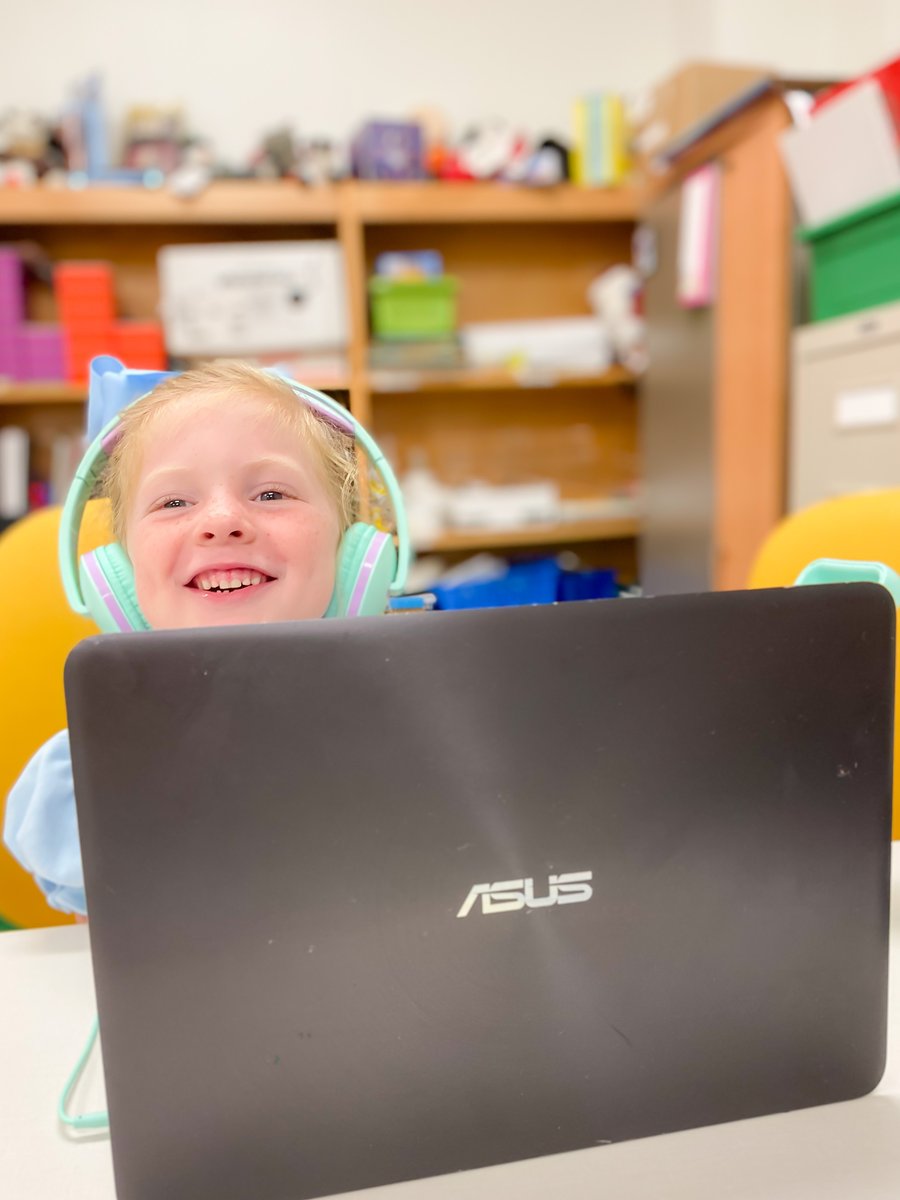 AustinsWiseOwls's tweet image. School is happening differently, but the magic is still happening. Kudos to all the teachers making connections, creating moments and garnering reactions like these! #kindermagic #carterskinders #googlemeet #emersonOWLstin @anneelizcarter @OakviewElem @GoogleForEdu