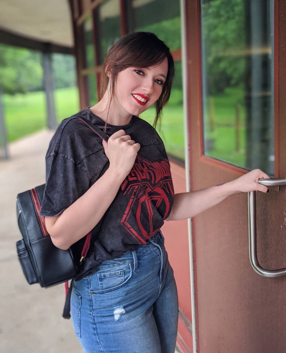 HaikuMaven's tweet photo. Doesn't matter if you're in school or not, you can take advantage of a back to school deal! #HTAnythingButBasic ❤️ My new favourite jeans!! @HotTopic #sponsoredbyHT #hottopic #htfanatic #jeans https://t.co/r6shTrSg5d