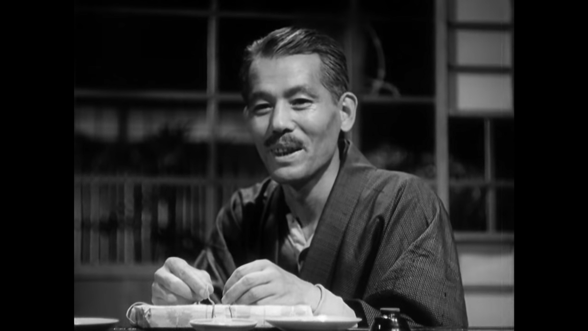 Shukichi is clearly not as interested in Noriko getting married as he’s supposed to be (if at all), despite Noriko hitting the ripe old age of 27.