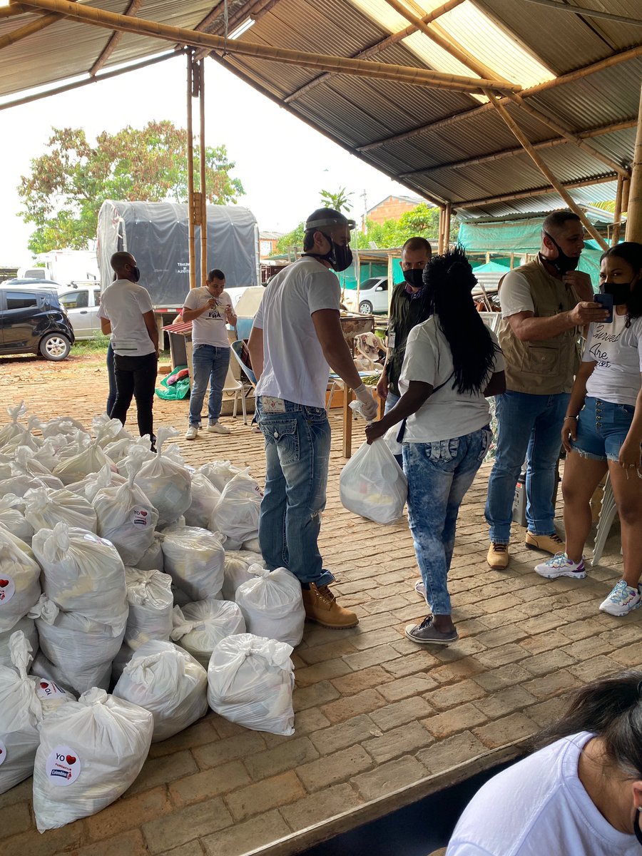 Fundacion Humberto A oficial (@fundacionha) on Twitter photo #porticali hoy en llano verde en una hermosa labor❤️🙏🏽Gracias a todos los que hicieron posible esto ! <a href="/Arqui_Cali/">Arquidiócesis Cali</a> #llanoverde #cali #donacioncali #fundacionhumbertoarias #porticali hoy en llano verde en una hermosa labor❤️🙏🏽Gracias a todos los que hicieron posible esto ! <a href="/Arqui_Cali/">Arquidiócesis Cali</a> #llanoverde #cali #donacioncali #fundacionhumbertoarias
