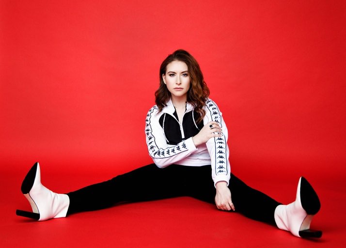 Whew! We are so thrilled that tonight <a href="/TheKaylaDiamond/">🅚🅐🅨🅛🅐 🅓🅘🅐🅜🅞🅝🅓</a> is performing!! 🎉💎🌙 Tune in at 11 pm EST 🕚🔉🔔Kayla is our 300th concert here for #musictogether ... can you believe it? 🤯😎🤩 woo! Let’s celebrate. Hit WATCH NOW@  musictogether.ca to tune in