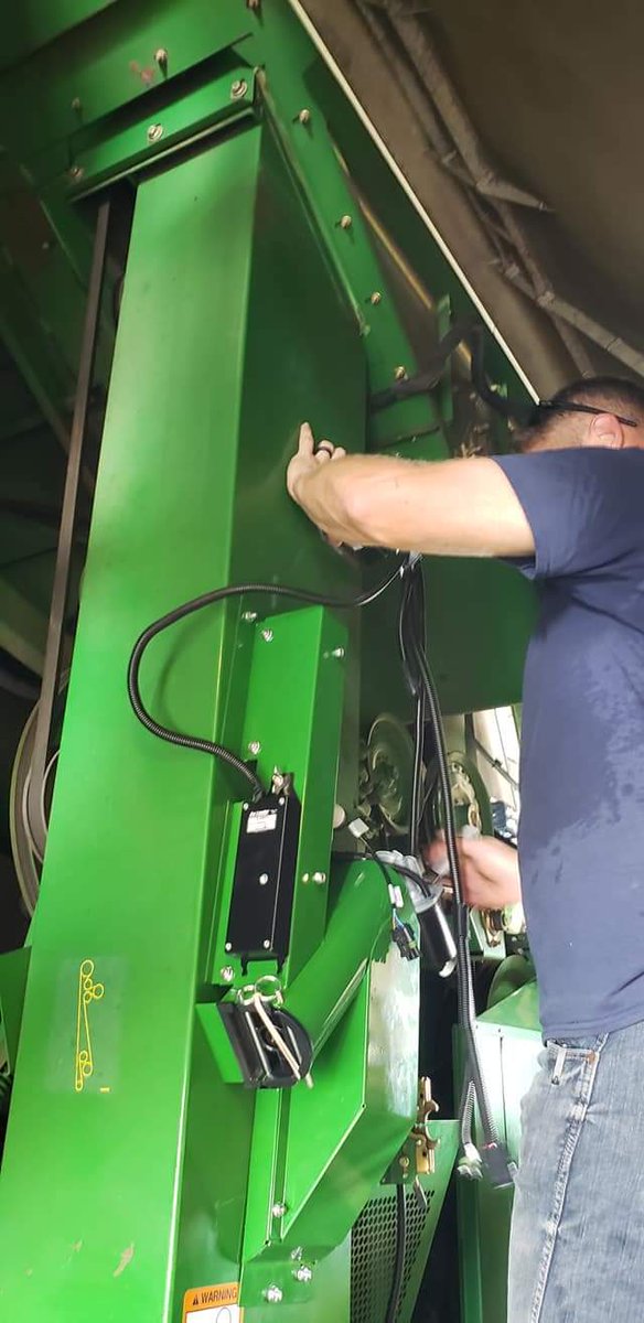 PrecAgEngineer's tweet photo. New @AgLeaderTech #yieldmonitor install on the combine at @CropSoilUGA Iron Horse Farm yesterday. Many thanks to @Reallyfast6x @RavenPrecision @reesbridges and Josh Griffin for making this happen right before grain harvest. @GAPrecisionAg #agtech #yieldmapping https://t.co/MILNxB6JYy