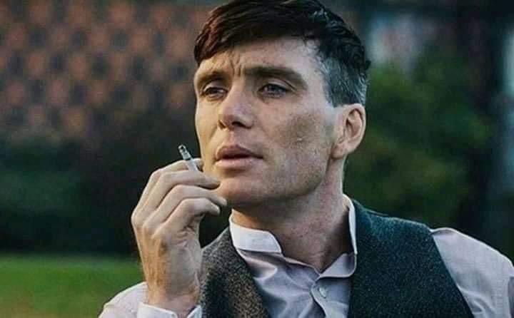 نحن نقع في حُب أشخاصٍ لا يُمكننا الحصول عليهم . . .💐