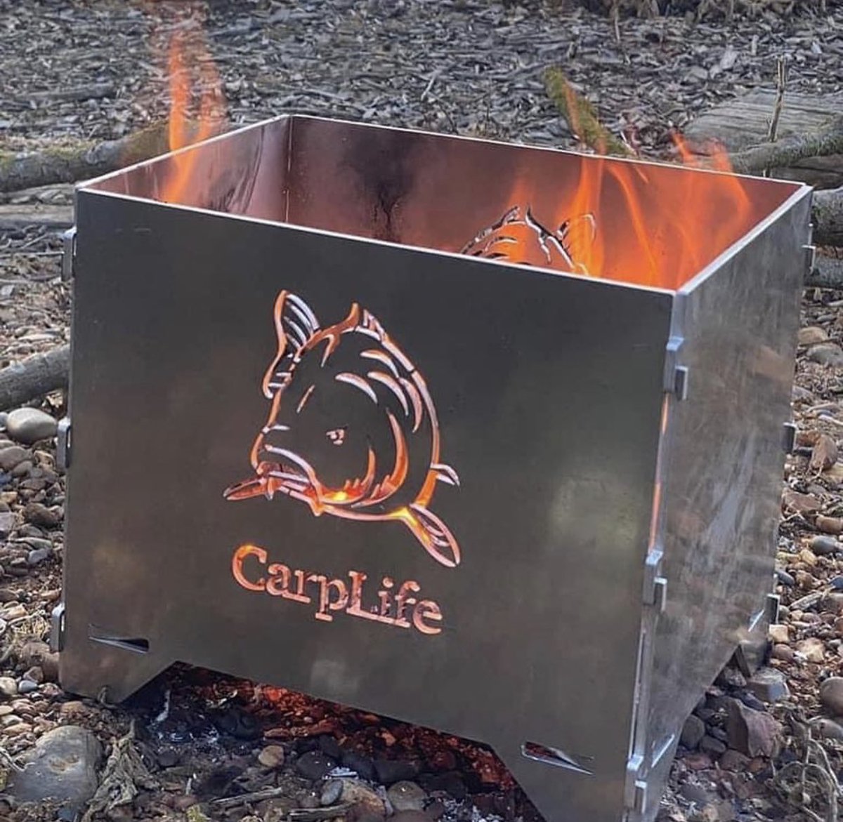 CarpLifeProd's tweet photo. Can’t beat sitting by one of these on the bank. Also happen to be the perfect size for cooking on with an XL pan! #carplife https://t.co/wTpTZYWgca https://t.co/p5gfmWNrwJ