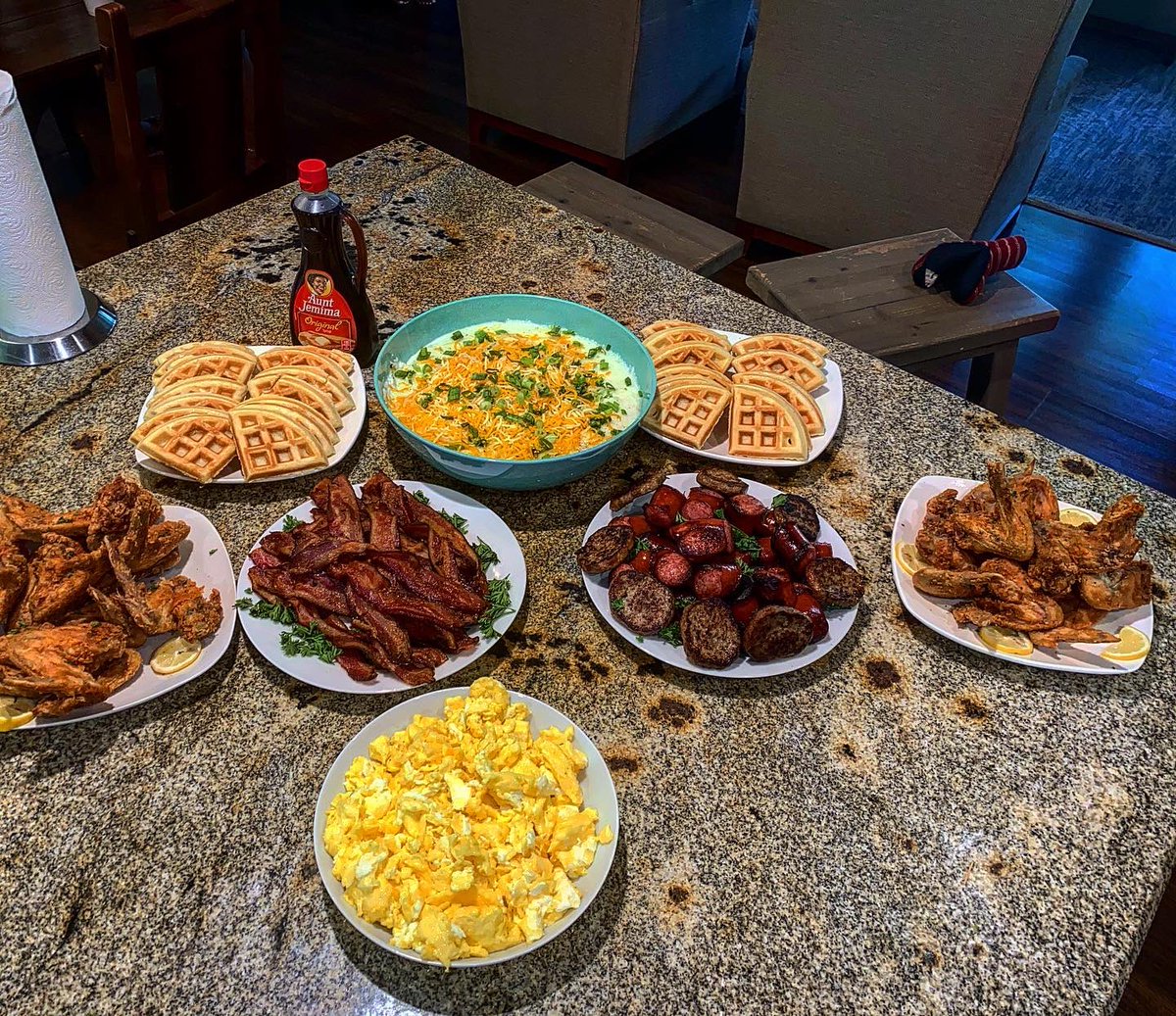 iamMurk_'s tweet photo. Thank you for booking @hustlerskitchen for your birthday brunch 💫🖤. I enjoyed you ladies 🔥🔥..
#letsbrunch #brunch #mimosa #mimosasunday #sundayfunday #houstonchef #htxfoodie #inhomechef #houstontx #houstonrockets #houstonastros #houstontexans #cater #brunchvibes https://t.co/qKfADdC8z0