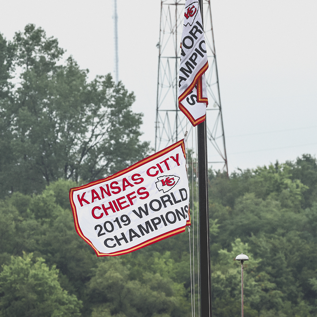 Chiefs's tweet photo. Flying high for the entire Kingdom to see! https://t.co/wfGJRnvmaL