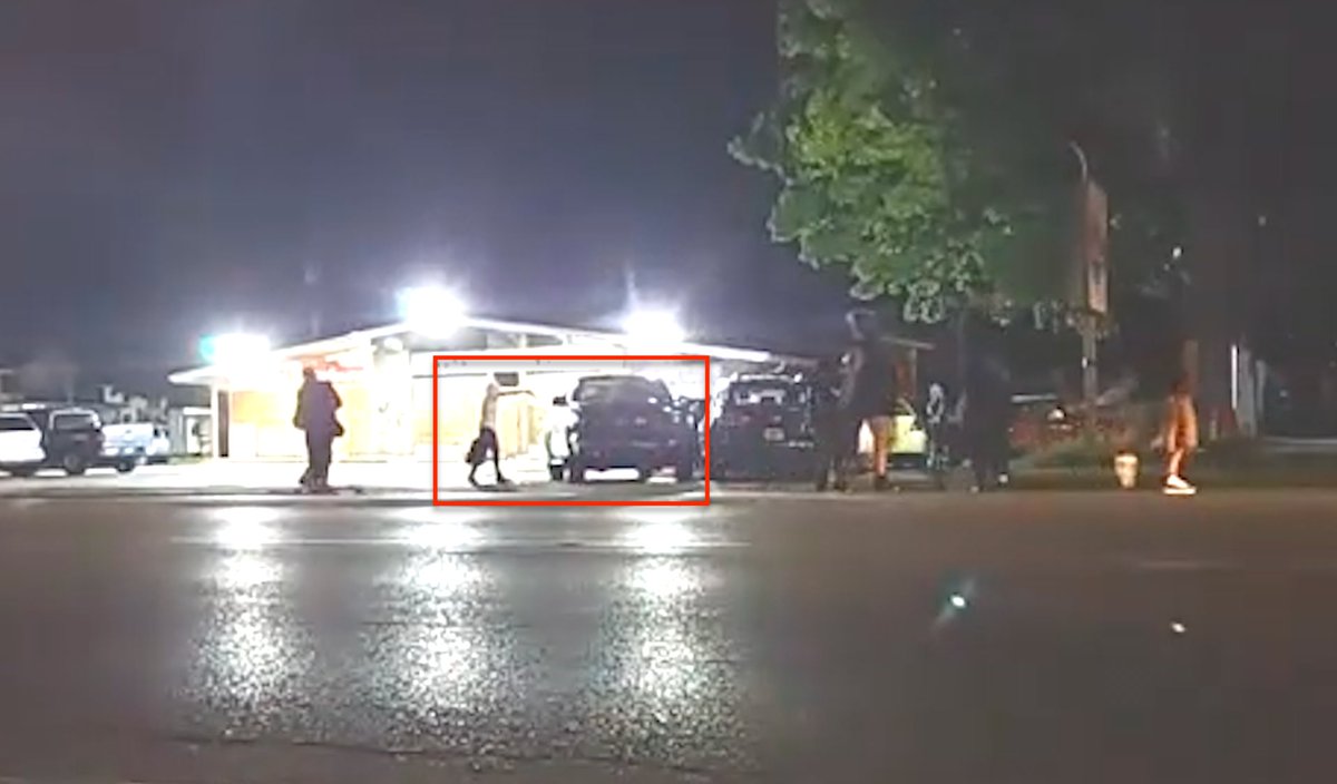 Footage from livestreams indeed confirms that multiple cars were being damaged at that second car dealership, and at least one was set on fire, at around at 11:45 p.m.