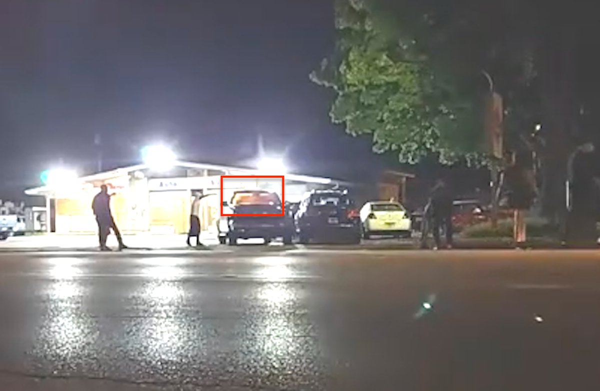 Footage from livestreams indeed confirms that multiple cars were being damaged at that second car dealership, and at least one was set on fire, at around at 11:45 p.m.
