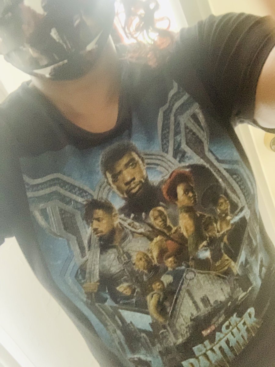 YlkatDelta's tweet photo. Need to run an errand... needed a shirt to wear. Of course it was going to be this one! #BlackPanther #ItsOnlyFitting #Respect #RIPChadwick #ThankYouSir ❤️🙏🏾🕊 https://t.co/T5z8DClIM4