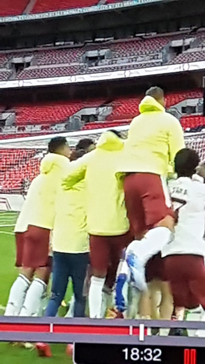 Harrytabofive's tweet photo. These the same subs ,who are made to sit four seats apart all game #?? https://t.co/Jj0OksNj5d