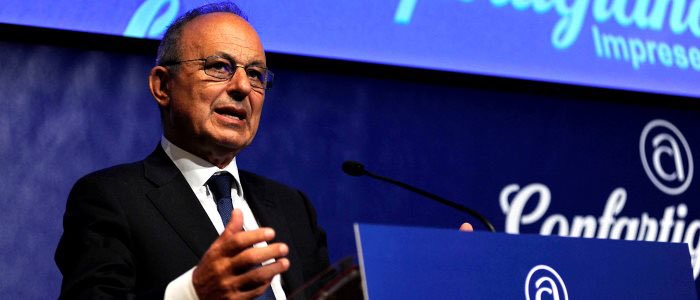 “Ci aspetta un autunno in chiaroscuro, con molte difficoltà. Anche, e soprattutto, con la determinazione delle nostre #mpmi a reagire a questa crisi”, ha detto il nostro Segretario Cesare Fumagalli a “L’estate in diretta di <a href="/Radio1Rai/">Rai Radio1</a>.
Rivivi l’intervento: bit.ly/3gMMfQQ