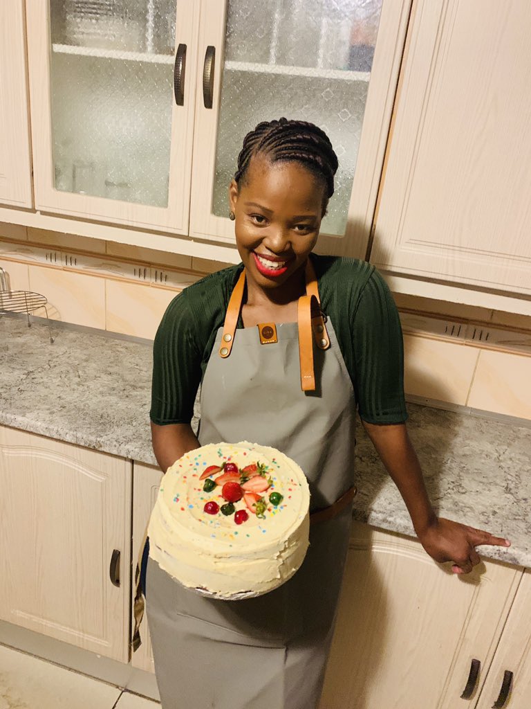 MonamaItumeleng's tweet photo. Today my sister made the famous red velvet cake from @SibaMtongana cook book and the apron I won. Can’t wait for the #masterclasswithsiba https://t.co/1W7SQhFeVm