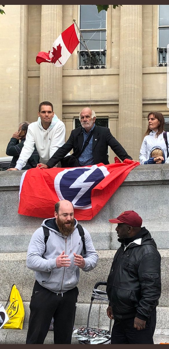 seeing pics from "anti-lockdown" demo at Trafalgar Sq today, you can see how mobilisations cohered around conspiracy theory communities & discourses are able to bring convergence to seemingly far-flung constituencies: from hippy/new age Occupy-types to Right libertarians to Nazis