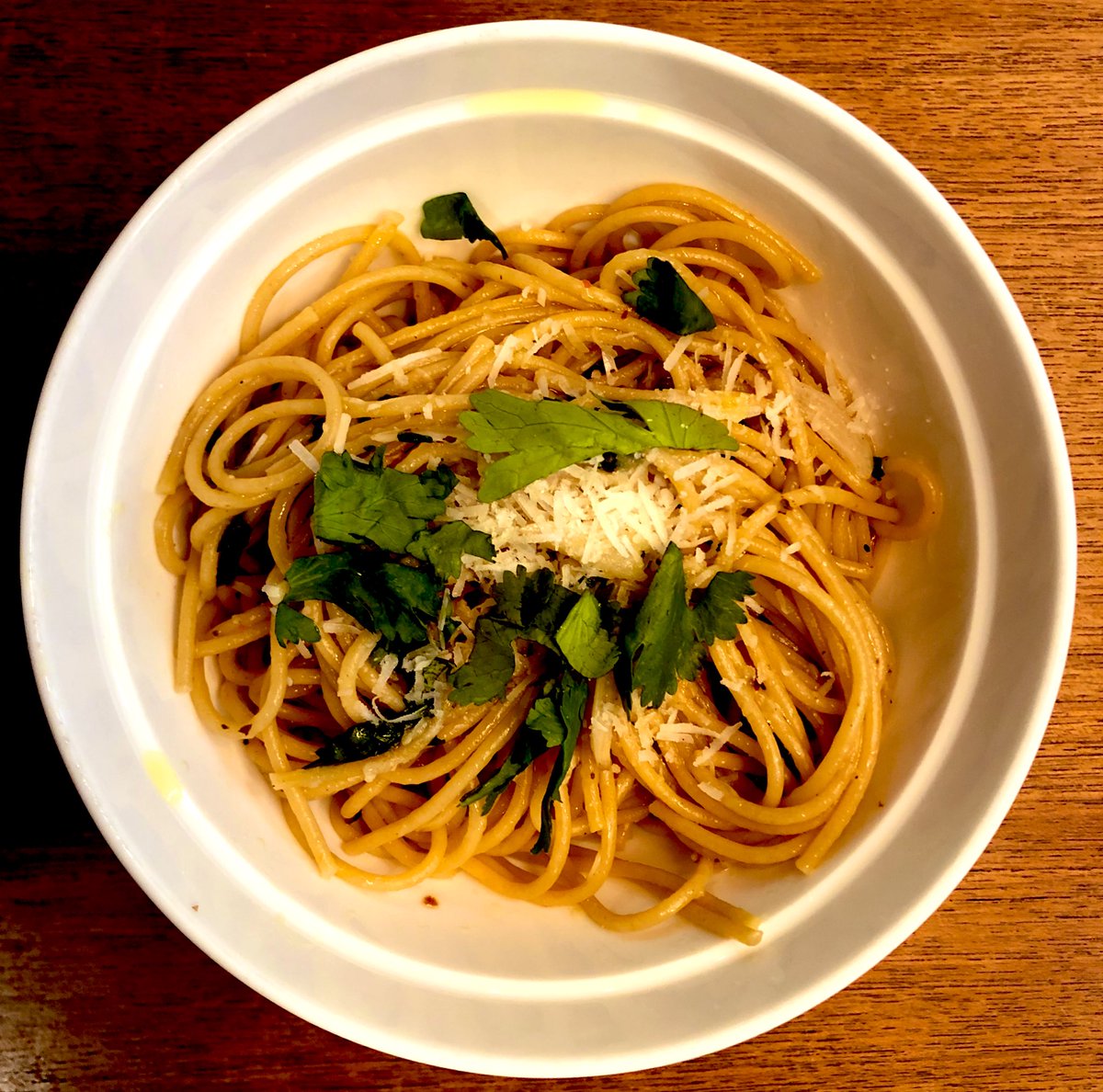 Spaghetti aglio e olio with whole wheat spaghetti, once more brought to you by the Italian Grandma on YouTube. 