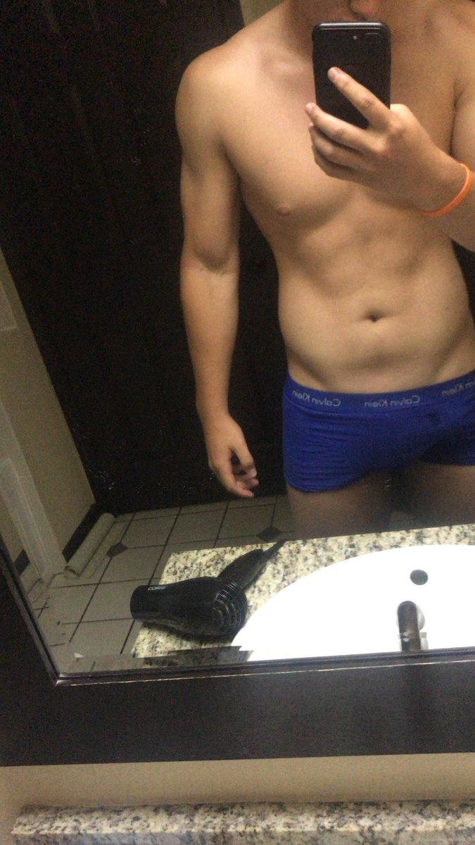 FavesSelling's tweet photo. juicy ass 🥰🤪 get this to 15 retweets this for more. https://t.co/nX8z0yqjDu