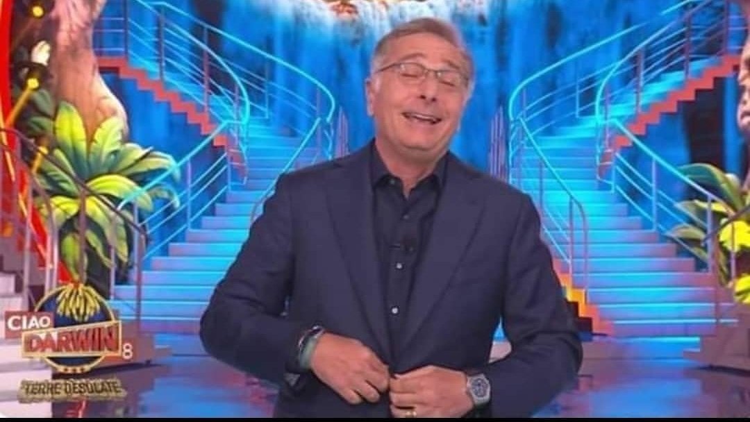 MenteObliqua's tweet photo. Quando ti mettono l'halcion nel drink per farti svenire ma sei abituato al mix benzodiazepine alcool https://t.co/isKekvVKrS