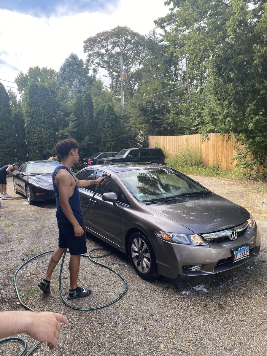 IlliniOD's tweet photo. Thank you to everyone who came to the car wash to support Omega Delta! 🦅 https://t.co/EJq1ejAXlm