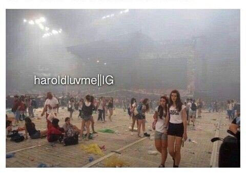 NOSHAMESANDY's tweet image. twitter rn after liams show lmao 
#lpshowact2 #TheLPShow #HappyBirthdayLiam